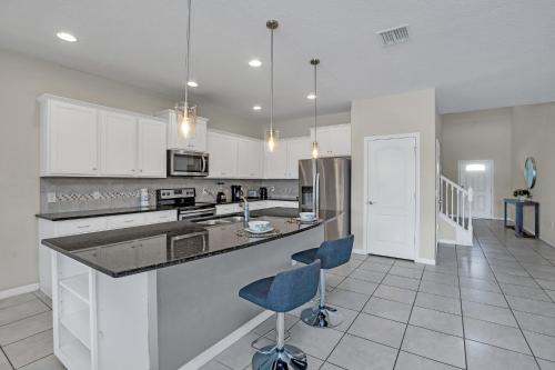 8BR Mansion - Family Resort - Private Pool Hot Tub and Games! - image 10