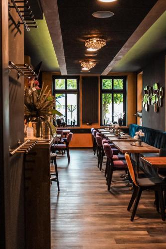 餐廳, Hotel Schwarzer Adler Jever in 耶費爾