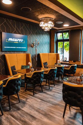 Hotel Schwarzer Adler Jever - main image