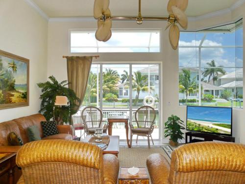 931 Hyacinth Court - image 11