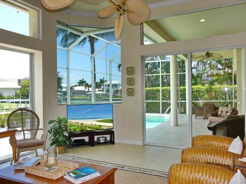 931 Hyacinth Court - image 13