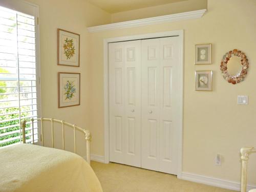 931 Hyacinth Court - image 2