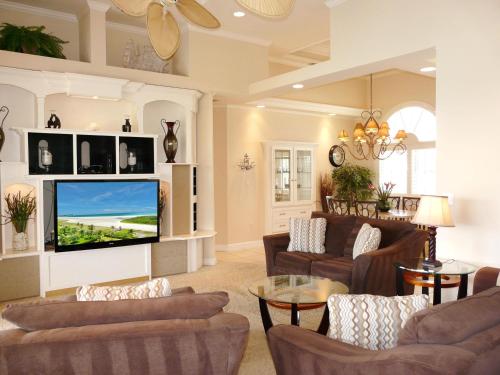 690 Pelican Court - image 6