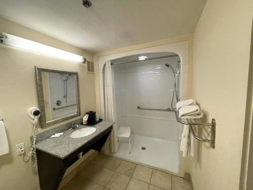 Motel 6 Oklahoma City OK Fairgrounds West - image 8
