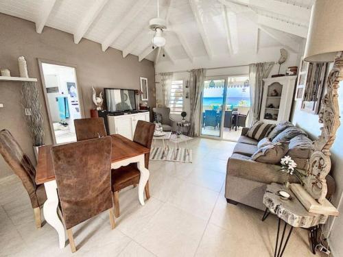 Condo Madame 1 in Pelican Key, pool and sea view