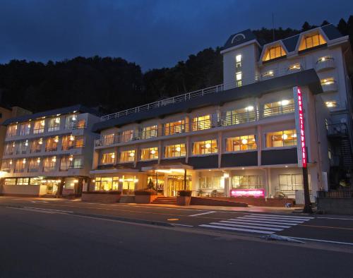 Вход, Fuji Kawaguchiko Onsen Hotel New Century in Фудзикавагутико