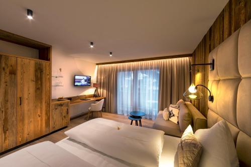 Superior Double Room with Balcony