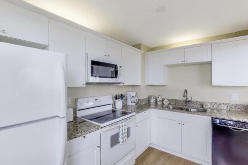 South Seas Tower 3-411 - image 2