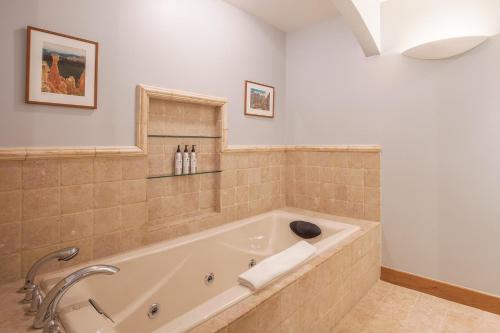 Element 52, Auberge Collection - 화장실