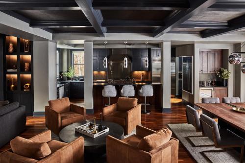 Element 52, Auberge Collection