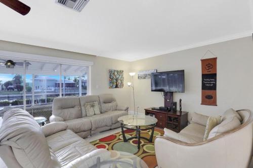 818 Chestnut Court - image 11