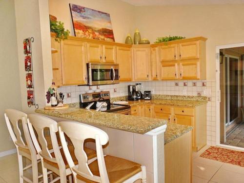 264 Castaways Street - image 6