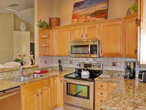 264 Castaways Street - image 7