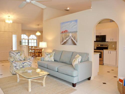 585 Somerset Court - image 3