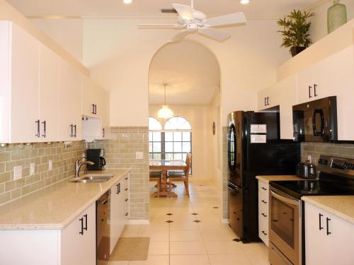 585 Somerset Court - image 5