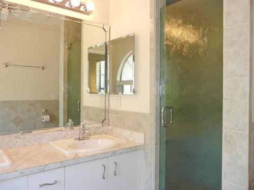 585 Somerset Court - image 10