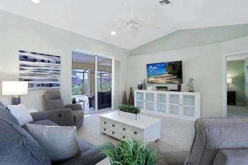 Shalimar Waterfront Pool Home - image 2