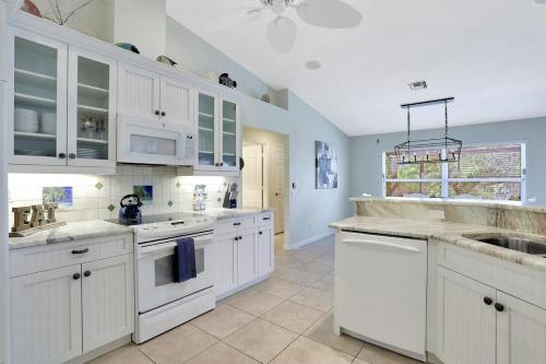 Shalimar Waterfront Pool Home - image 4