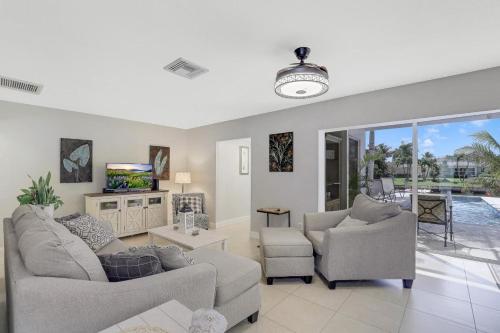 805 Saturn Court - image 6