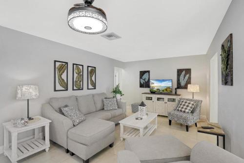 805 Saturn Court - image 11
