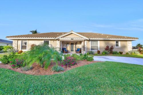 581 Spinnaker Drive - image 2