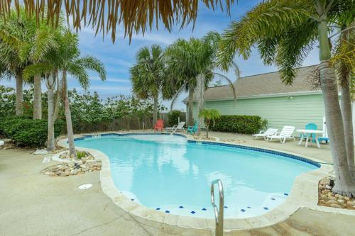 Casa Azul - All Season Pool - 5 Minutes to Beach! home - main image