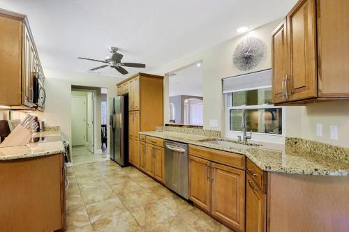 601 Lewis Court - image 12