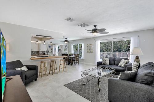 Skylark Avenue Pool Home - main image