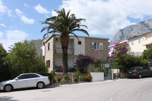Apartments by the sea Makarska - 6882 Makarska
