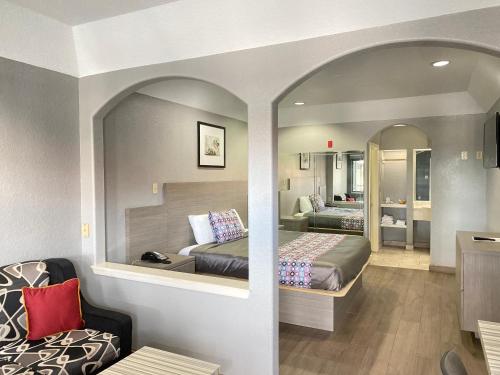 King Suite image 6