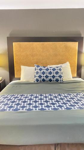 Island Suites Bay City – Bay City, TX