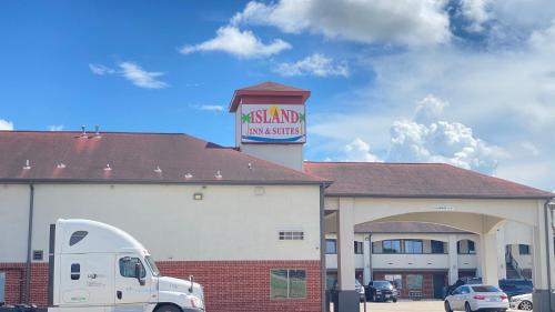 Island Suites Bay City - image 10