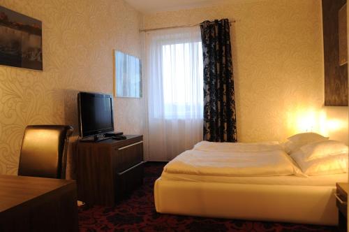 Restaurace a hotel Amerika - image 10