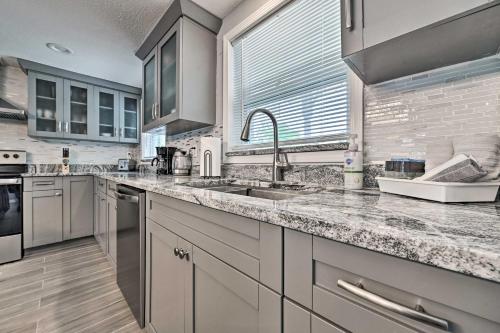 Renovated Port Richey Oasis with Lanai and Grill! in Port Richey, USA