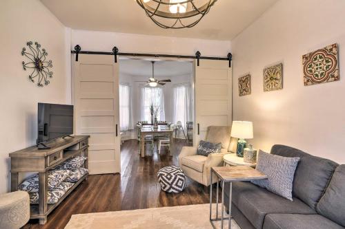 The Salty Perch Home 1 Mi to Beach and Pier! - image 2