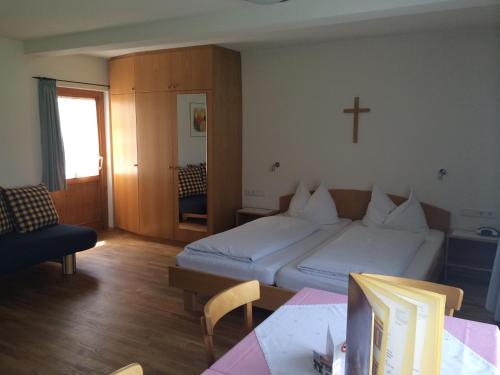 Gastehaus Bernhard in โลเชา ไบ เบรเกินซ์