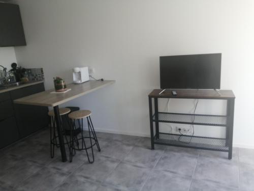 Appartement T2 indépendant avec terrasse et parking gratuit - Proche palais des congrès-Baie de Saint-Brieuc