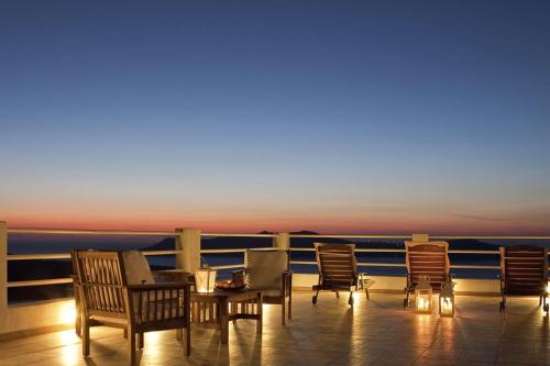 陽台/露台, 特克斯別墅酒店 (Tzekos Villas Hotel) in 菲拉