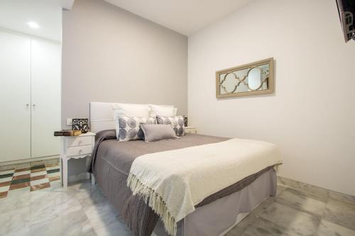 One-Bedroom Apartment image 10