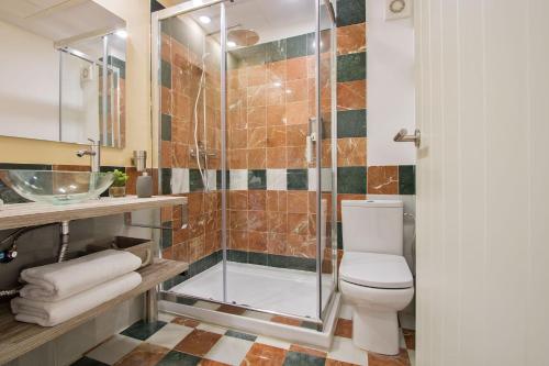 One-Bedroom Apartment image 8