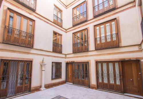 One-Bedroom Apartment image 1