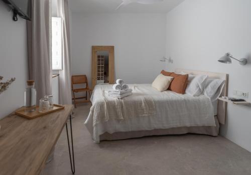 Double Room with Private Bathroom image 2