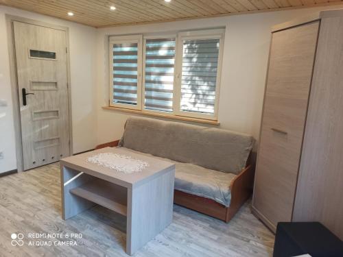2 twin beds, 1 sofa bed