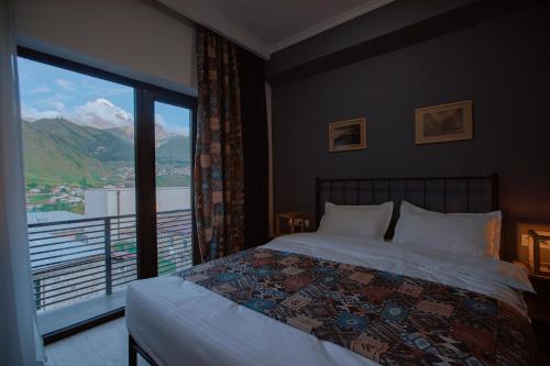 Double Room with Mountain View