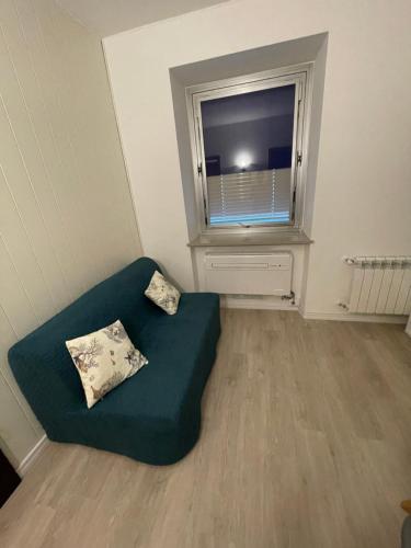 One-Bedroom Apartment image 4
