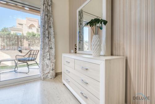 Sunny Studio at Diamond Views 2 Jumeirah Village Circle by Deluxe Holiday Homes