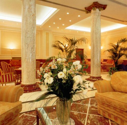 Andreola Central Hotel, Milan (photo 8)