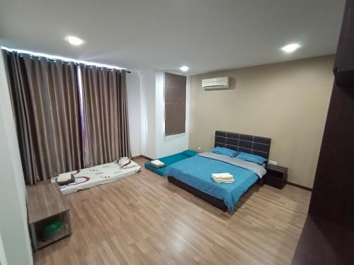 Triple Z Homestay Kuching - LANDED 14 PAX