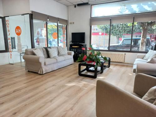 共用Lounge/電視區, Hotel Alegret in 特倫普