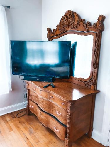 The Artist Home - image 6